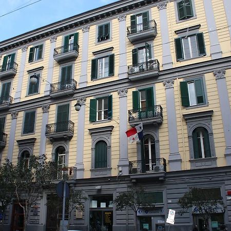 Be Italian Flat Duomo 319 Bed and Breakfast Neapel Exteriör bild