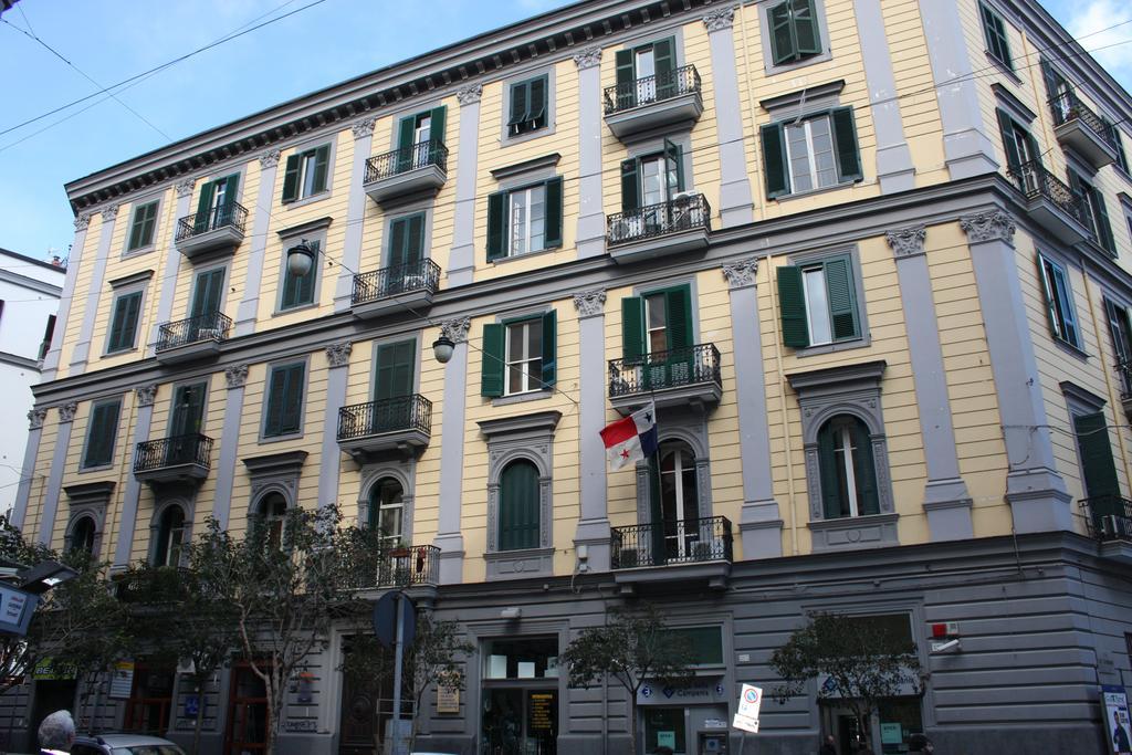 Be Italian Flat Duomo 319 Bed and Breakfast Neapel Exteriör bild