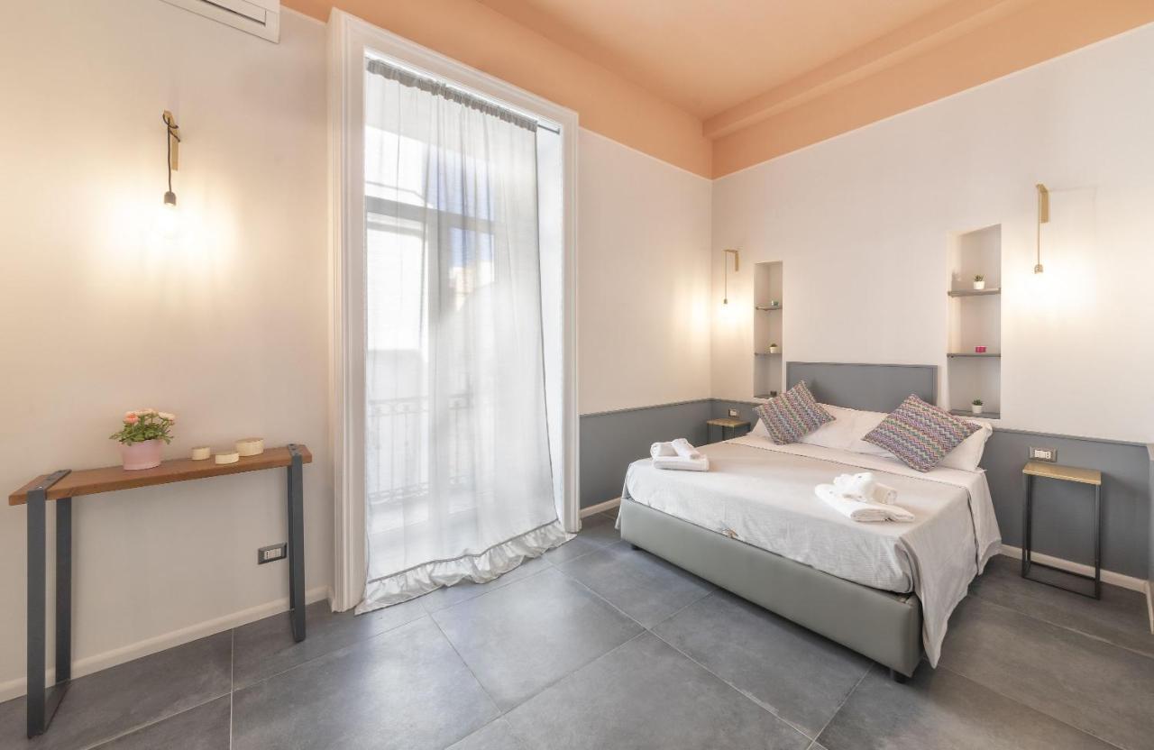 Be Italian Flat Duomo 319 Bed and Breakfast Neapel Exteriör bild
