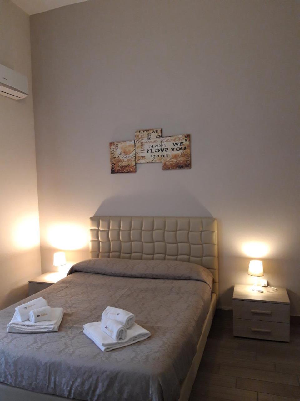 Be Italian Flat Duomo 319 Bed and Breakfast Neapel Exteriör bild