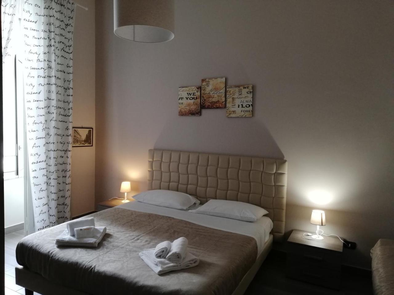 Be Italian Flat Duomo 319 Bed and Breakfast Neapel Exteriör bild