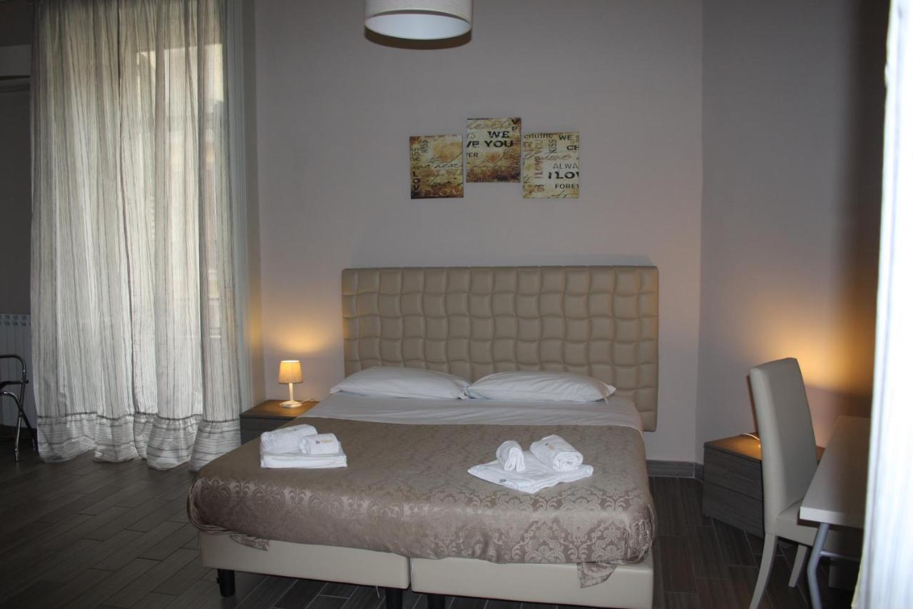 Be Italian Flat Duomo 319 Bed and Breakfast Neapel Exteriör bild