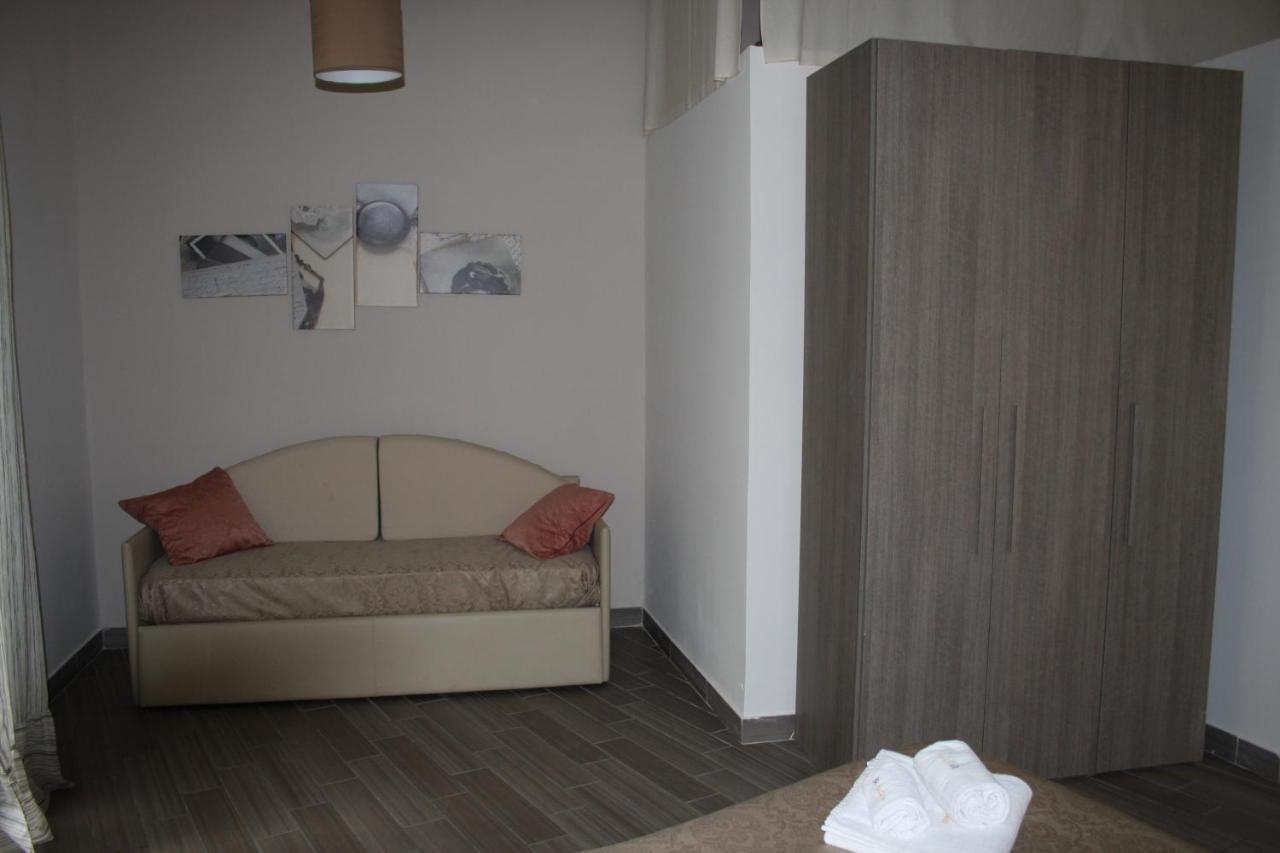Be Italian Flat Duomo 319 Bed and Breakfast Neapel Exteriör bild